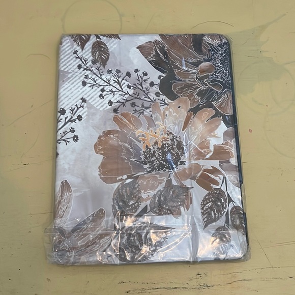 Brand New, Never Been Used iPad Pro 11” - Picture 1 of 2